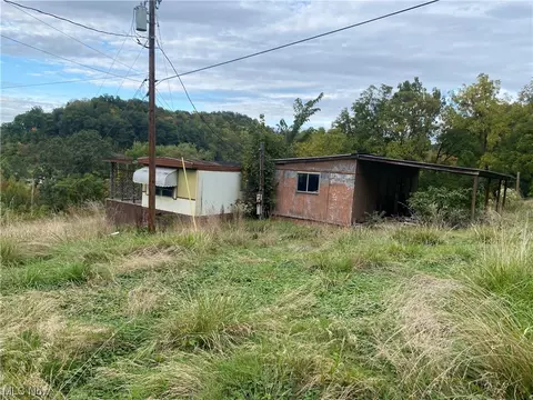 2015 Stone Shannon Rd, Wheeling, WV 26003 photo 9