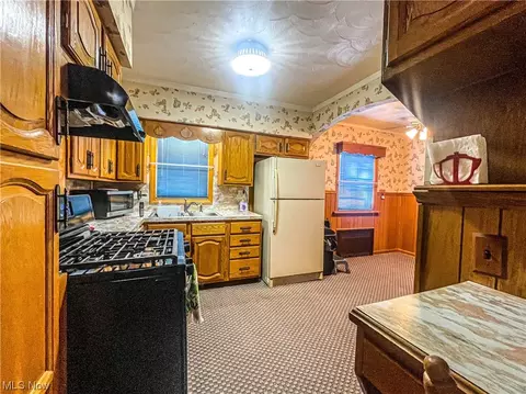 227 Montrose Ave NW, Canton, OH 44708 photo 6