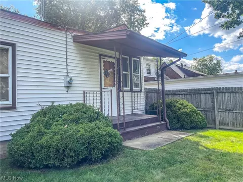 227 Montrose Ave NW, Canton, OH 44708 photo 24