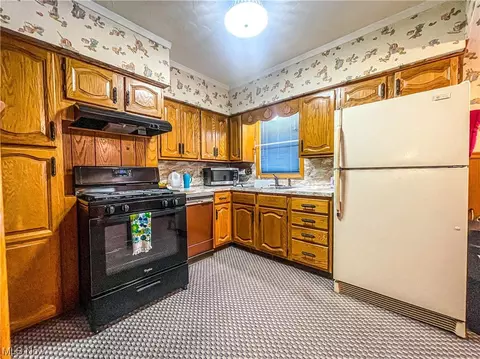 227 Montrose Ave NW, Canton, OH 44708 photo 5