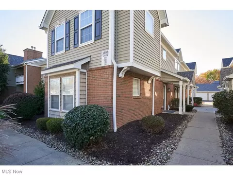 3398 Lenox Village Dr #235, Fairlawn, OH 44333
