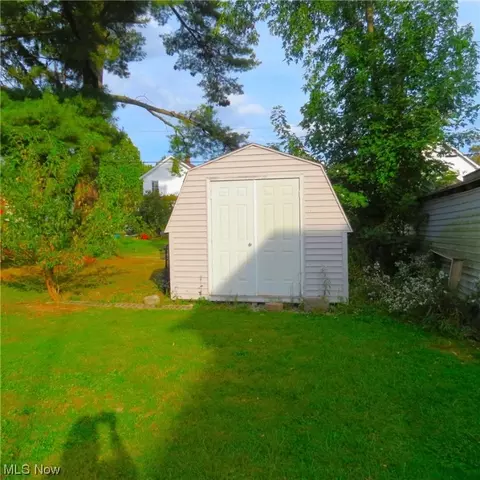 413 Cherry Ave, Niles, OH 44446 photo 17