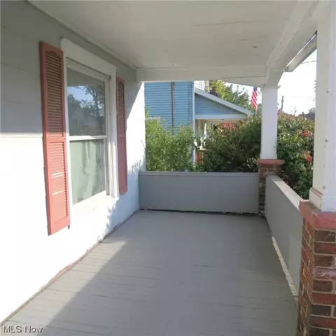 413 Cherry Ave, Niles, OH 44446 photo 2
