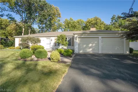 1907 N Concord Cir, Port Clinton, OH 43452