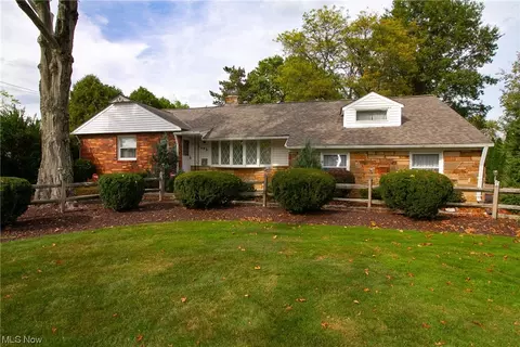 6689 Metro Park Dr, Mayfield Village, OH 44143