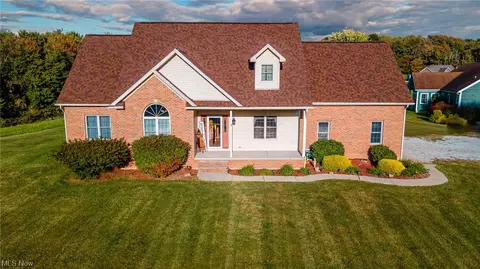 22150 Lee Ln, Coshocton, OH 43812