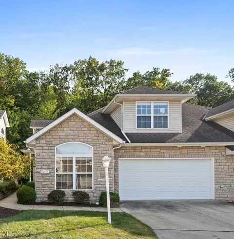 5271 Rolling Meadow Dr #E-1, Parma, OH 44134 photo 1