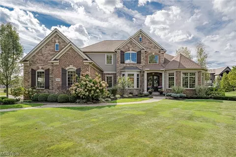 7604 Worlington Dr, Solon, OH 44139