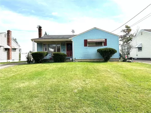 3297 Zedaker St, Youngstown, OH 44502