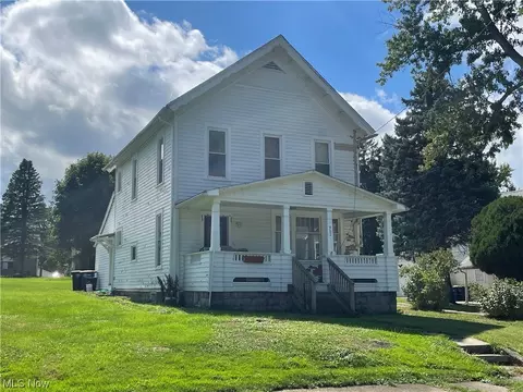 902 E 15th St, Ashtabula, OH 44004