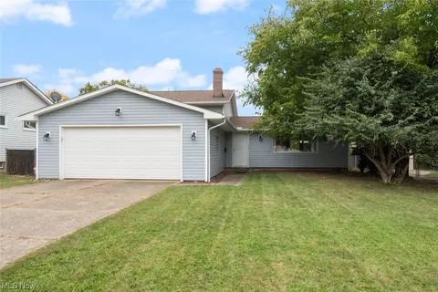 5408 Amherst Dr, Parma, OH 44129