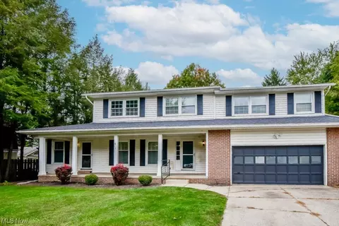 2501 Ironstone St NE, Canton, OH 44705