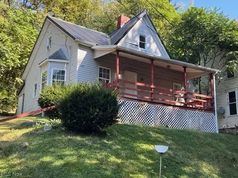 1247 Moore St, Zanesville, OH 43701