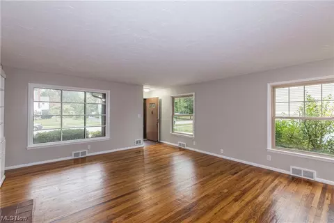 4744 Waldamere Ave, Willoughby, OH 44094 photo 5