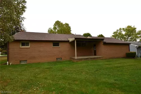 32 Orchard Dr, Poland, OH 44514 photo 2