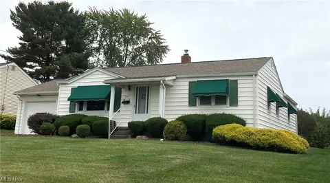 937 Lincoln Ave, Girard, OH 44420