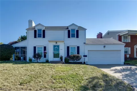 1522 Monument Rd NW, Canton, OH 44703
