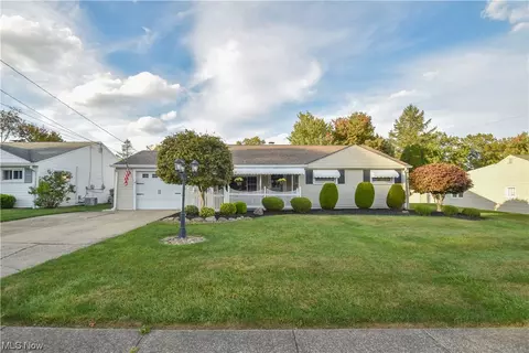 2490 Chaney Cir, Youngstown, OH 44509
