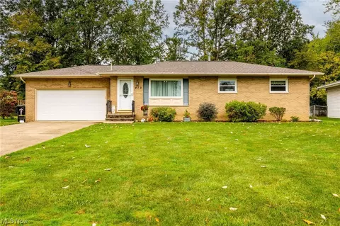 473 Windsor Dr, Elyria, OH 44035