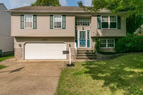 1160 Tioga Trl, Willoughby, OH 44094
