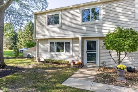 3191 Bay Lndg #21, Westlake, OH 44145