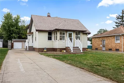9284 Berkshire Rd, Parma Heights, OH 44130