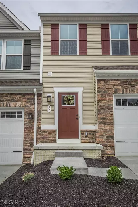 31 Pine Ave, Peninsula, OH 44264