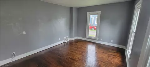 912 West Ave, Elyria, OH 44035 photo 4