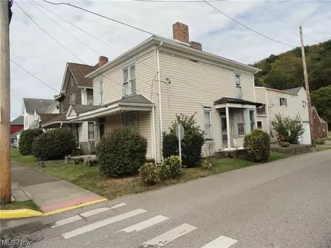 822 Second Ave, New Cumberland, WV 26047
