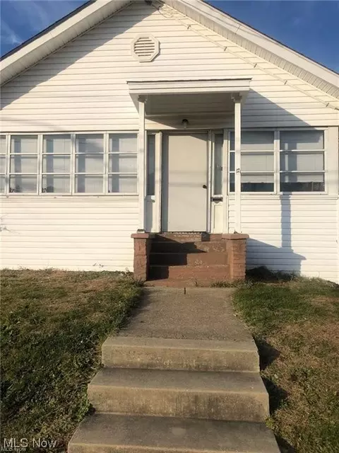 823 Concord Ave, Akron, OH 44306