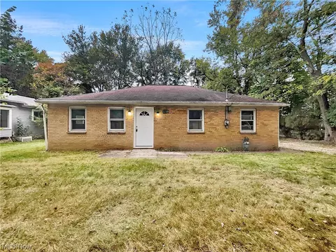 1345 Sparhawk Ave, Akron, OH 44305