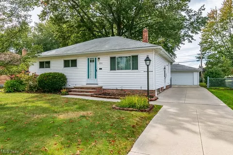 226 Saint Lawrence Blvd, Eastlake, OH 44095