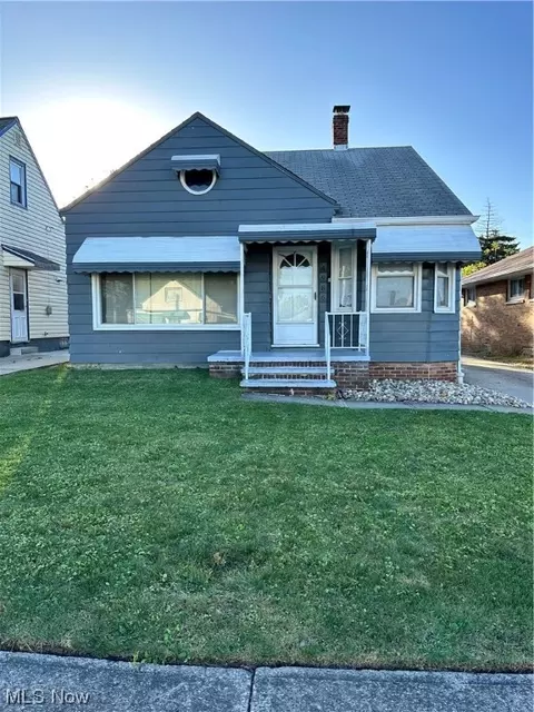 4986 E 93rd St, Garfield Heights, OH 44125