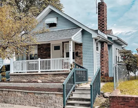 989 Big Falls Ave, Akron, OH 44310