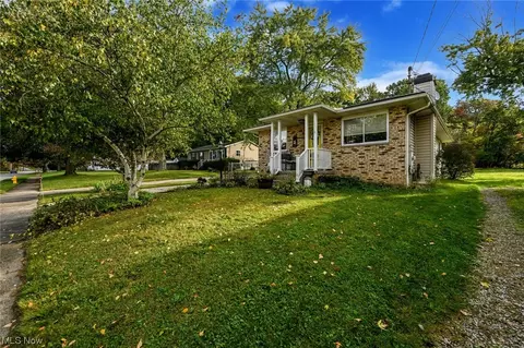 1609 Breiding Rd, Akron, OH 44310