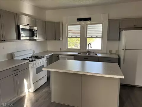 247 Franklin St, Barnesville, OH 43713 photo 7