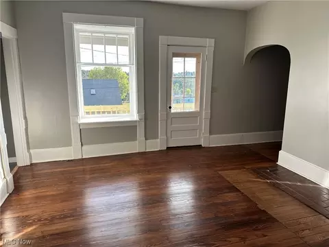 247 Franklin St, Barnesville, OH 43713 photo 6