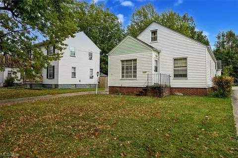 4813 Snow Rd, Parma, OH 44134