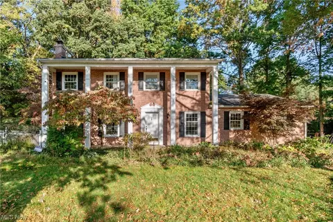 2925 Pine Lake Rd, Uniontown, OH 44685
