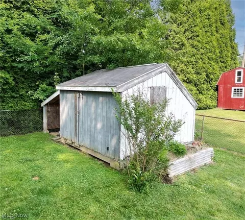 307 E 9th St, Williamstown, WV 26187 photo 22