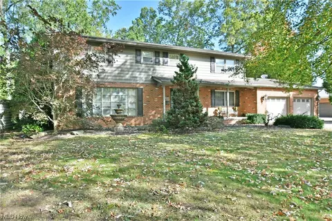 2648 Beal St NW, Warren, OH 44485