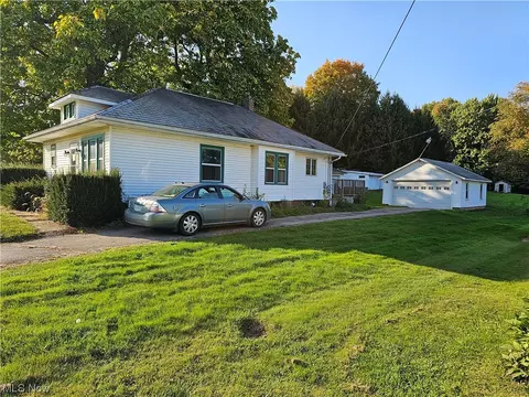 16064 W Pine Lake Rd, Beloit, OH 44609 photo 2
