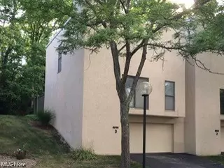 6816 Old Royalton Rd #3, Brecksville, OH 44141