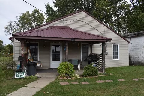 2407 30th St NE, Canton, OH 44705