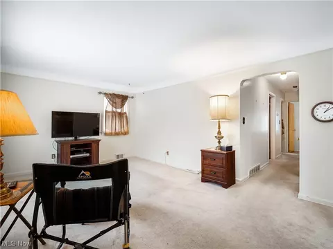 2829 Lucerne Ave, Parma, OH 44134 photo 10