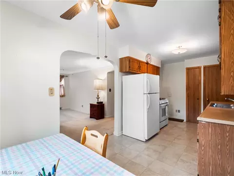 2829 Lucerne Ave, Parma, OH 44134 photo 7