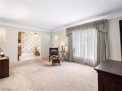 2829 Lucerne Ave, Parma, OH 44134 photo 9