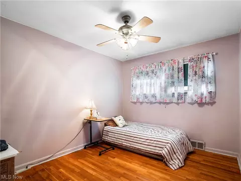 2829 Lucerne Ave, Parma, OH 44134 photo 4