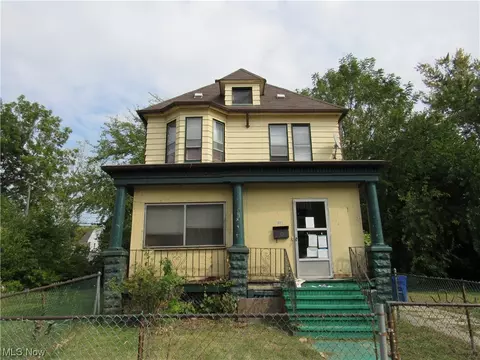 1221 E 111th St, Cleveland, OH 44108