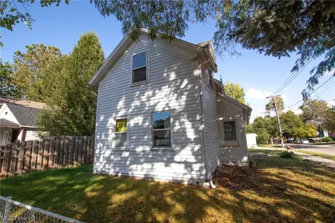 2693 W 32nd St, Cleveland, OH 44113